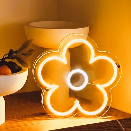 yellow-and-white-daisy-flower-shape-neon-sign-with-warm-glow